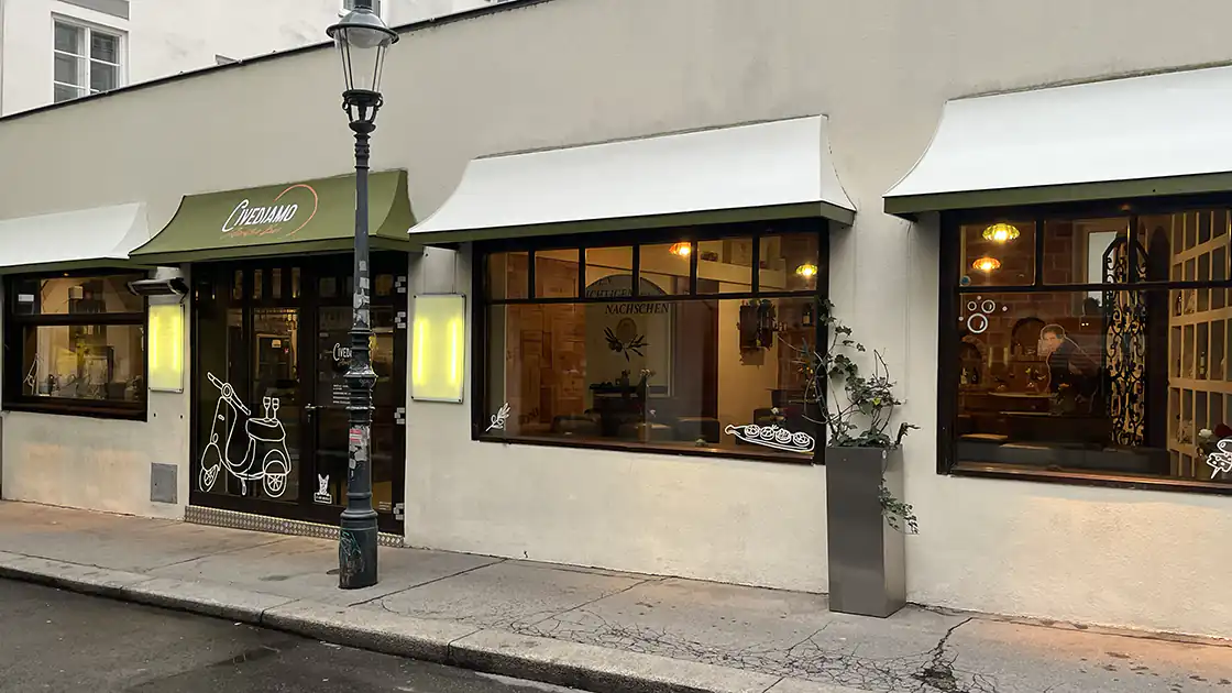 Civediamo Bar Front-Ansicht des Lokales in Wien am Dr. Karl-Lueger-Platz im 1. Bezirk von Wien.