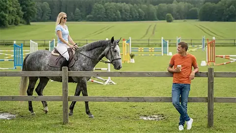 Lucas und Sophia im Anmarsch - Asche am Sattel